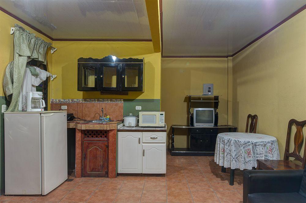 Cabinas Madeleine Puntarenas Dış mekan fotoğraf