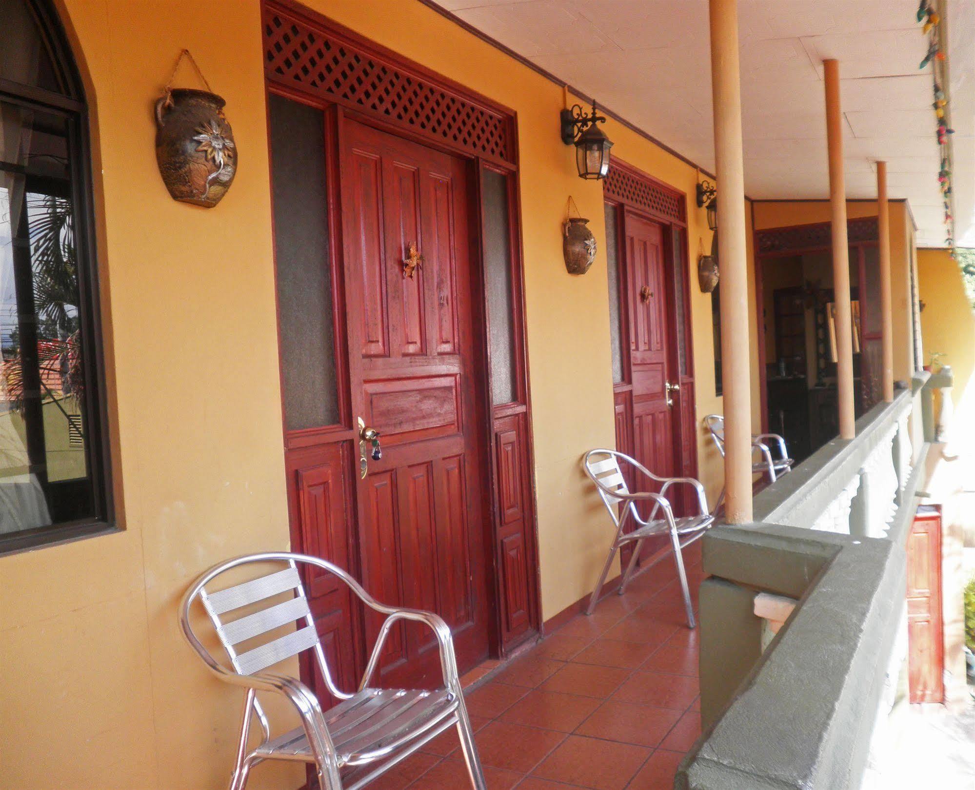 Cabinas Madeleine Puntarenas Dış mekan fotoğraf