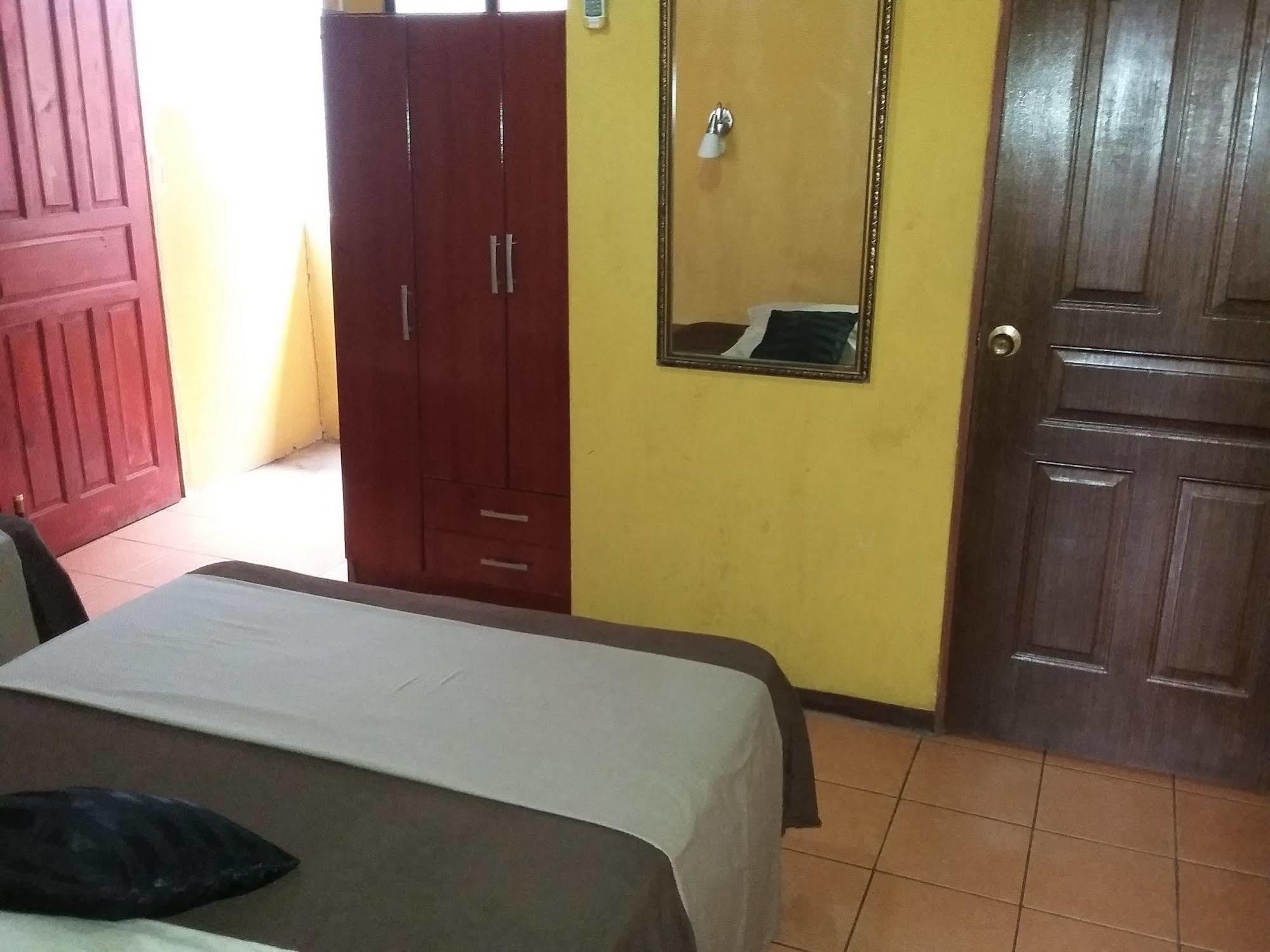 Cabinas Madeleine Puntarenas Dış mekan fotoğraf